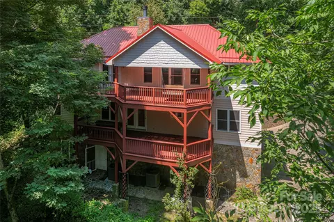 97 Hughes Dr, Maggie Valley, NC 28751