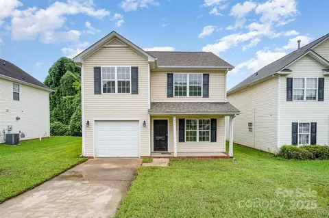 1413 Braveheart Ln, Charlotte, NC 28216