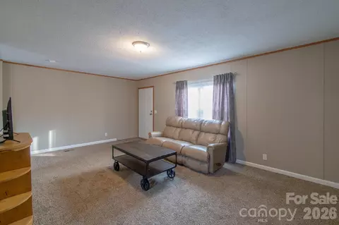Living - 6706 Hwy 102, Patrick, SC 29584 photo 10 of 10