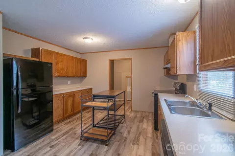 Kitchen - 6706 Hwy 102, Patrick, SC 29584 photo 1 of 1