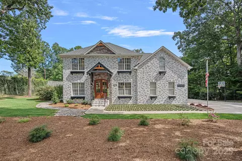 125 Woodstream Cir, Mooresville, NC 28117