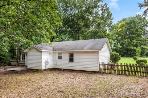 Exterior - 2713 Faircroft Way, Monroe, NC 28110 photo 1 of 4