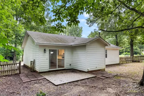 Exterior - 2713 Faircroft Way, Monroe, NC 28110 photo 3 of 4