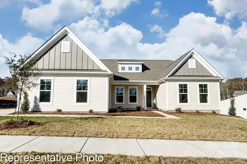 1353 Knob Creek Dr, Gastonia, NC 28054