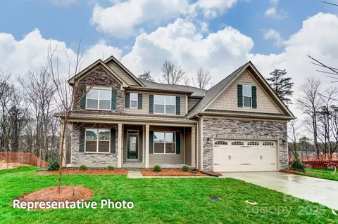 1345 Knob Creek Dr, Gastonia, NC 28054