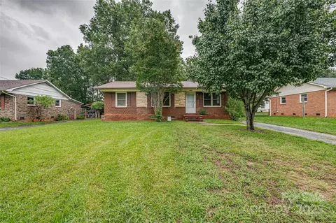 4808 Brooktree Dr, Charlotte, NC 28208