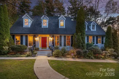 3 Lornelle Pl, Asheville, NC 28804