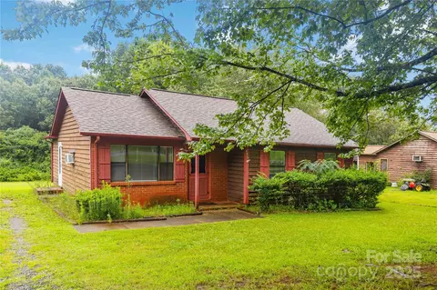 8428 Clear Meadow Ln, Charlotte, NC 28227