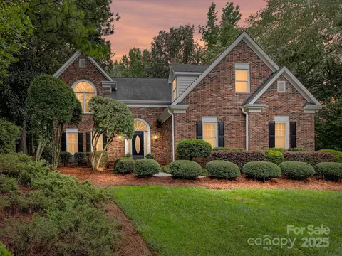 4609 Belvoir Ct, Charlotte, NC 28270