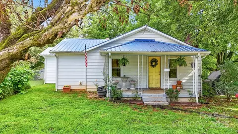 3570 Hollywood Ridge Rd, Lenoir, NC 28645