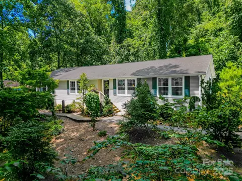 122 Little Jones Mountain Rd, Asheville, NC 28805