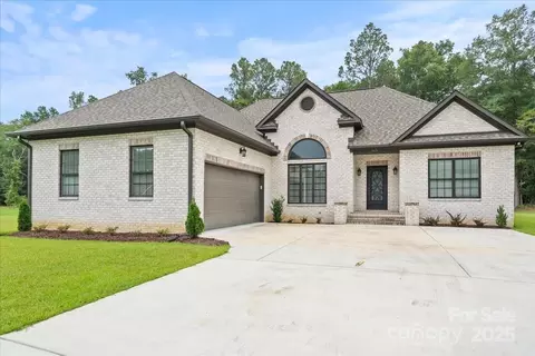 615 Little John Rd, Cheraw, SC 29520