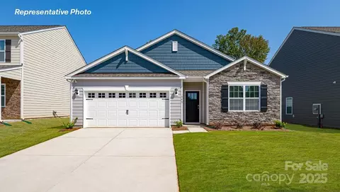 748 14th Avenue Ne Ct NE, Hickory, NC 28601
