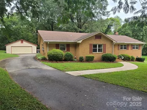9517 Gregory Pl, Charlotte, NC 28227