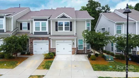 647 Cypress Glen Ln, Clover, SC 29710