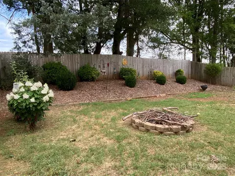 Exterior - 717 Sinclair Dr, Monroe, NC 28112 photo 2 of 4