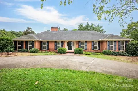 4815 Sentinel Post Rd, Charlotte, NC 28226