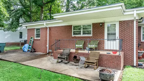 Exterior - 1106 3rd Street Se Dr SE, Conover, NC 28613 photo 3 of 4