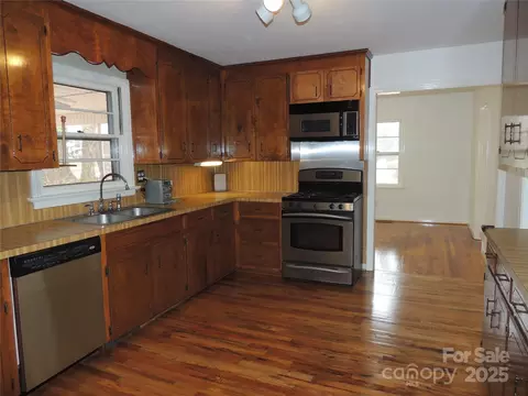 Kitchen - 1106 3rd Street Se Dr SE, Conover, NC 28613 photo 2 of 2