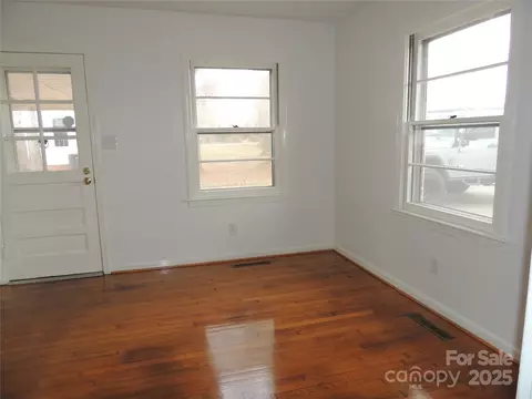 Living - 1106 3rd Street Se Dr SE, Conover, NC 28613 photo 6 of 7
