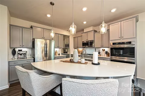 Kitchen - 17318 Gladys Way, Davidson, NC 28036 photo 2 of 3