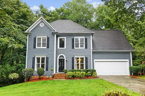 407 Shrewsbury Ln, Matthews, NC 28105