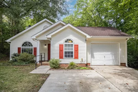 7216 Flodden Field Ct, Charlotte, NC 28217