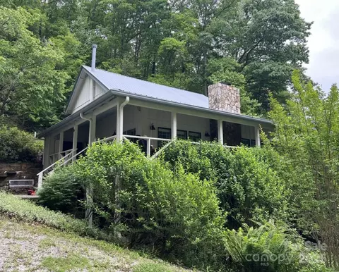 850 Licklog Rd, Bryson City, NC 28713