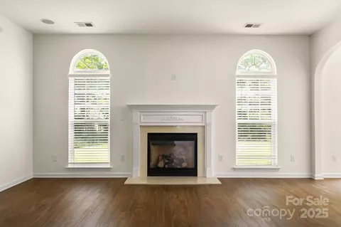 Living - 437 Silver Cypress Ln, Fort Mill, SC 29708 photo 3 of 8