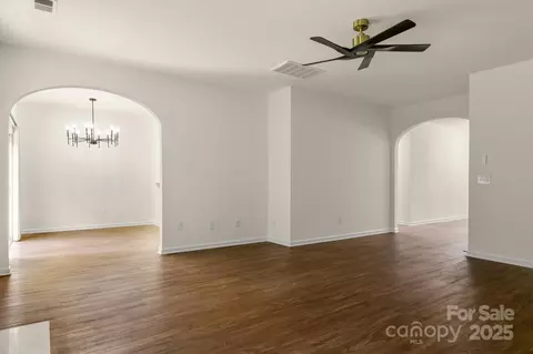 Living - 437 Silver Cypress Ln, Fort Mill, SC 29708 photo 6 of 8