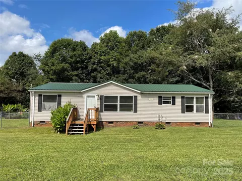 177 Titanium Dr, Statesville, NC 28625