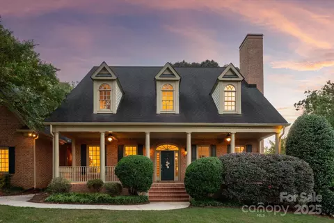 9017 Man Of War Dr, Waxhaw, NC 28173