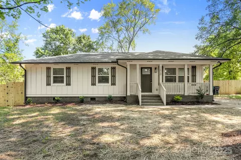 1620 Vogel Ct, Charlotte, NC 28206