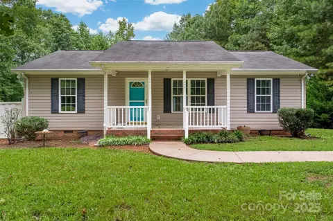 1878 Pekin Rd, Candor, NC 27229