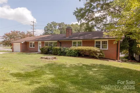 601 Fernwood Dr, Albemarle, NC 28001