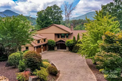 200 Chapel Point Rd, Lake Lure, NC 28746