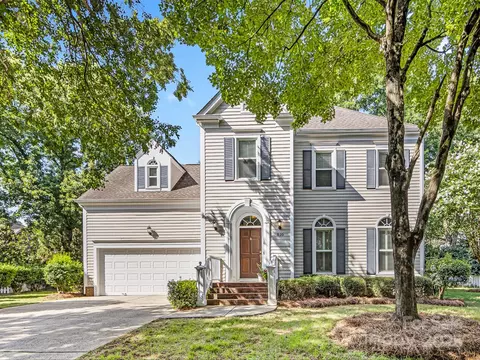 810 Bruff Ct, Charlotte, NC 28270