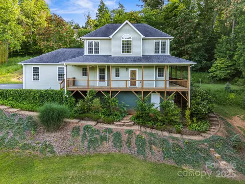 109 Southwoods 1 86a Dr #1 & 86A, Weaverville, NC 28787