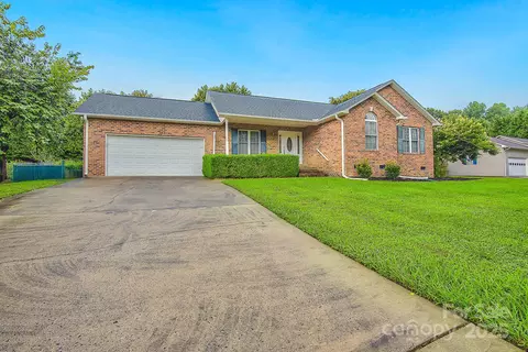 245 Carrington Ln, Salisbury, NC 28146