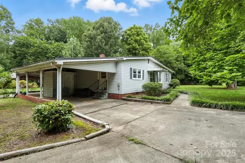 380 Garden Ln, Salisbury, NC 28146
