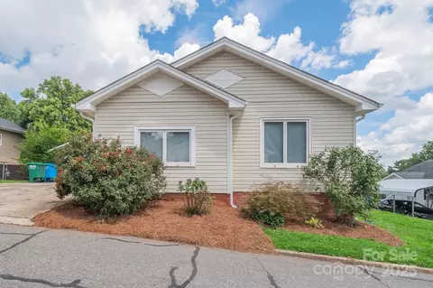 380 Woodlawn Ave, Cramerton, NC 28032
