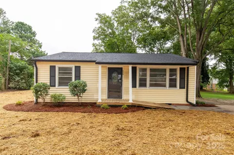 625 Gillsbrook Rd, Lancaster, SC 29720
