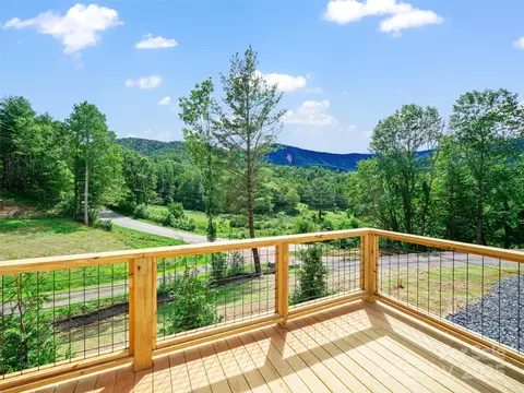 12 Goodtime Ln, Burnsville, NC 28714