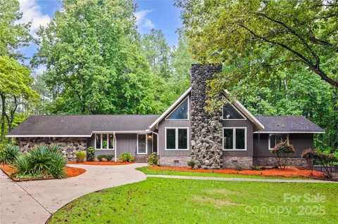 912 Pineview Lakes Rd, Chester, SC 29706