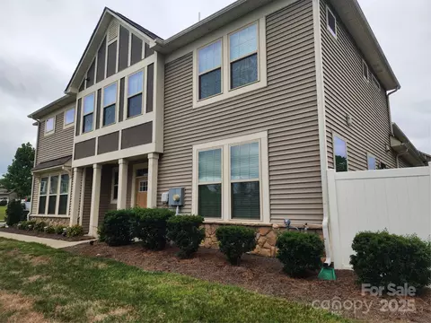 9341 Glenburn Ln, Charlotte, NC 28278