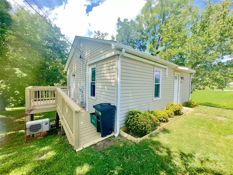 329 Morehead Rd, Marion, NC 28752
