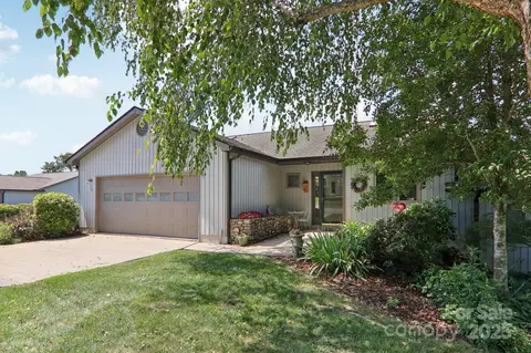 301 Kyfields Dr, Weaverville, NC 28787