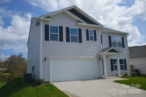 172 Callie River Ct, Clyde, NC 28721