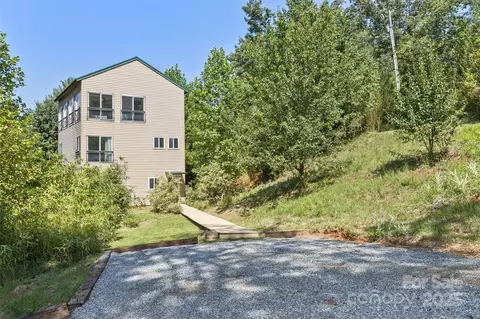 117 Old Dairy Dr, Leicester, NC 28748