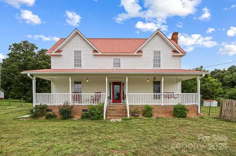 4220 Forest View Rd, Blacksburg, SC 29702